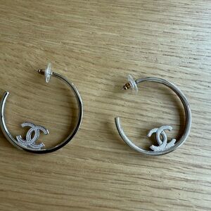 100% AUTHENTIC CHANEL EARRINGS